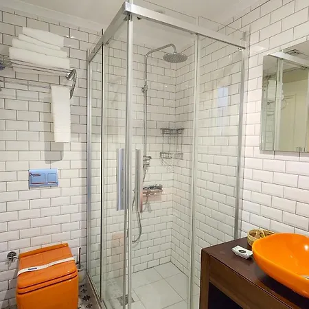 Naturla Göl Evi Otel *