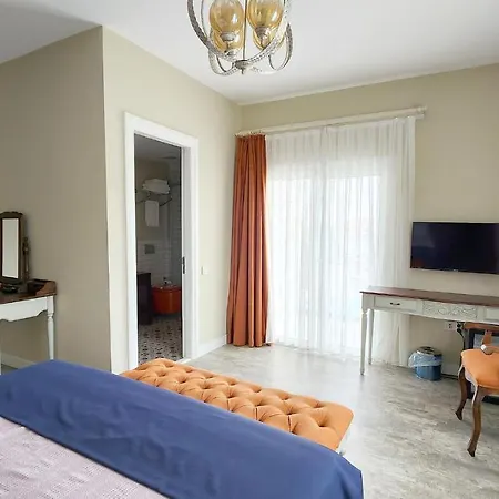 Naturla Gol Evi Urla