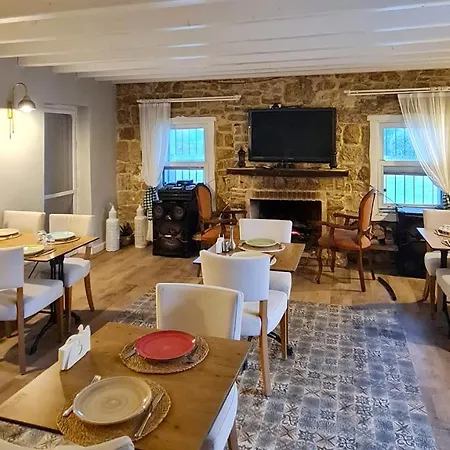 Otel Naturla Göl Evi