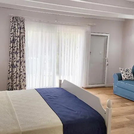 Naturla Göl Evi Hotell Urla