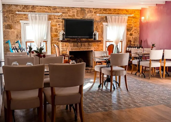 Hotel Naturla Göl Evi *