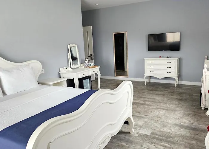 Hotel Naturla Göl Evi *